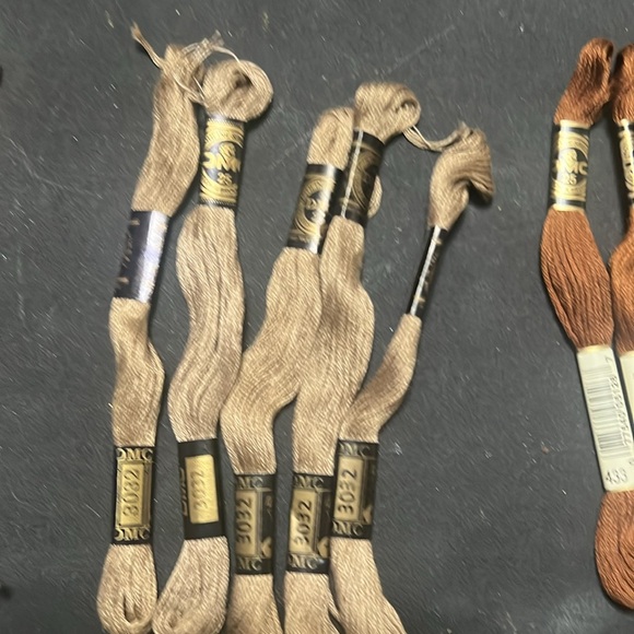 DMC embroidery yarn Made in France 50 skeins - Picture 3 of 9